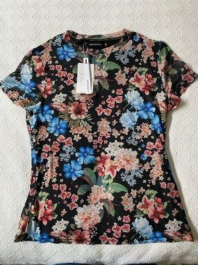 Women's Black Floral Short-Sleeve Tee